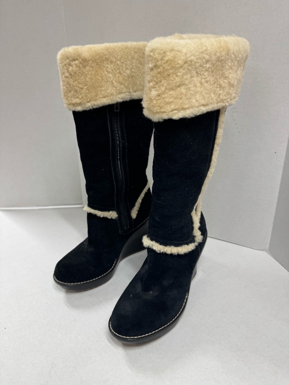 UGG Aubrie Wedge‎ Shearling Knee Boot in Black - Size 7.5. - Picture 7 of 13